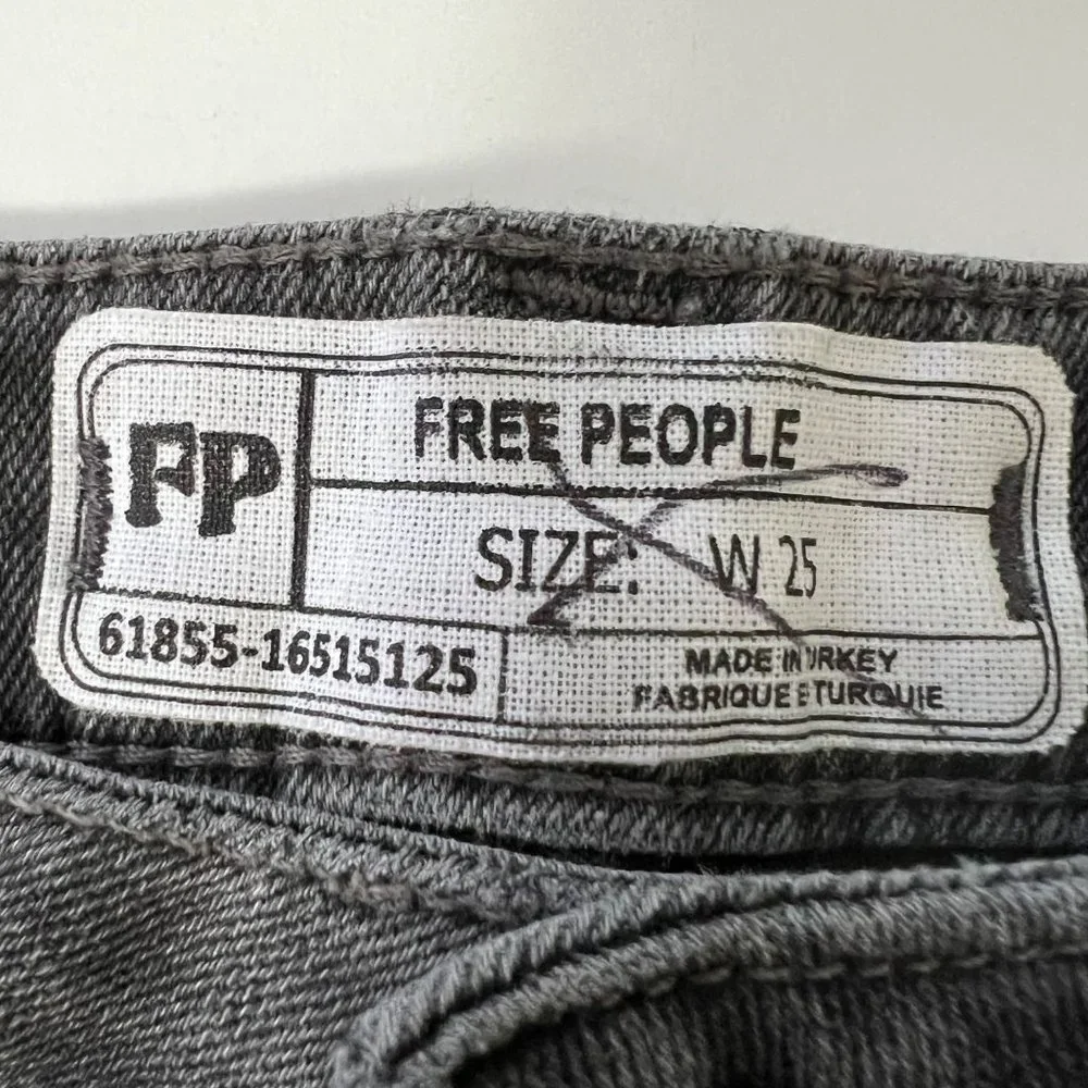 Free People Womens Black Skinny Jeans Raw Hem Mid Rise Cropped size 25